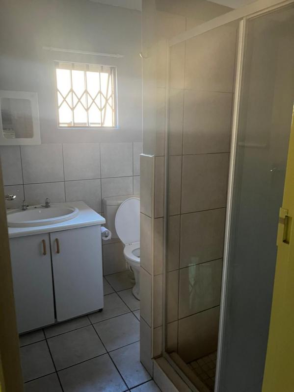 2 Bedroom Property for Sale in Kannoniers Park North West